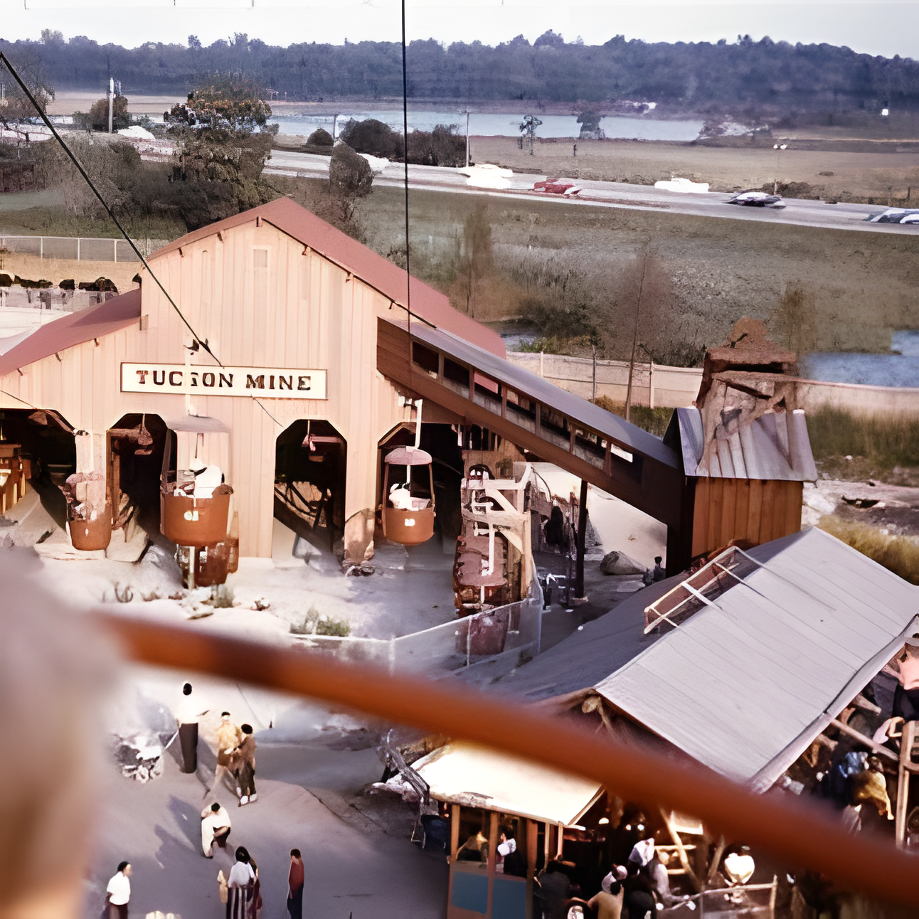 Cowboy gunfight show at Freedomland